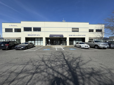 Exterior image of Edmonds - Harbor Square